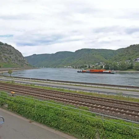 Kuschel-ferienwohnung Mit Rheinblick, Am Mittelrhein Nahe Loreley * Kestert